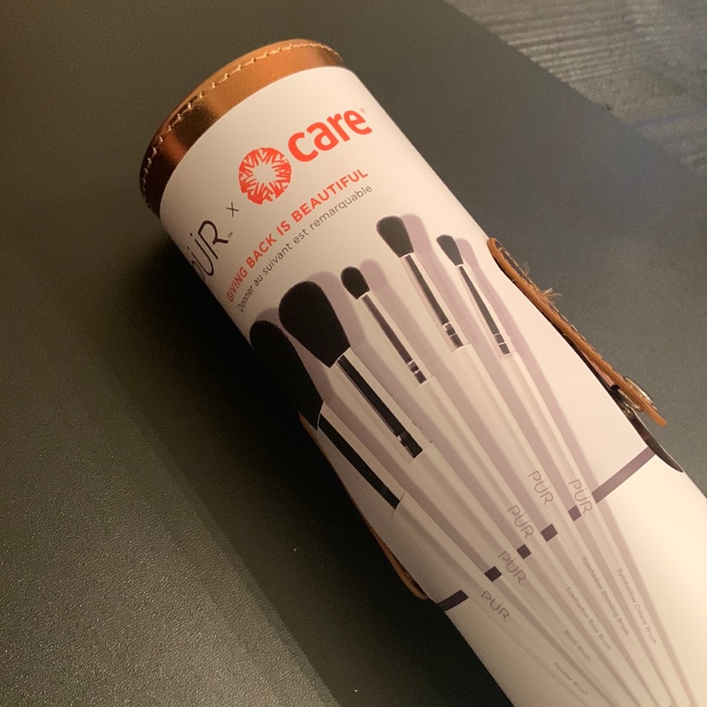 PUR Cosmetics 5 piece brush set.